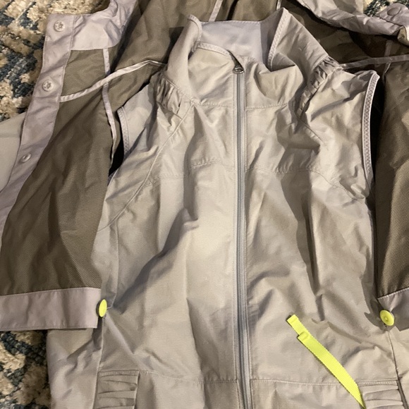 Lululemon jacket/vest size 6 - Picture 2 of 4